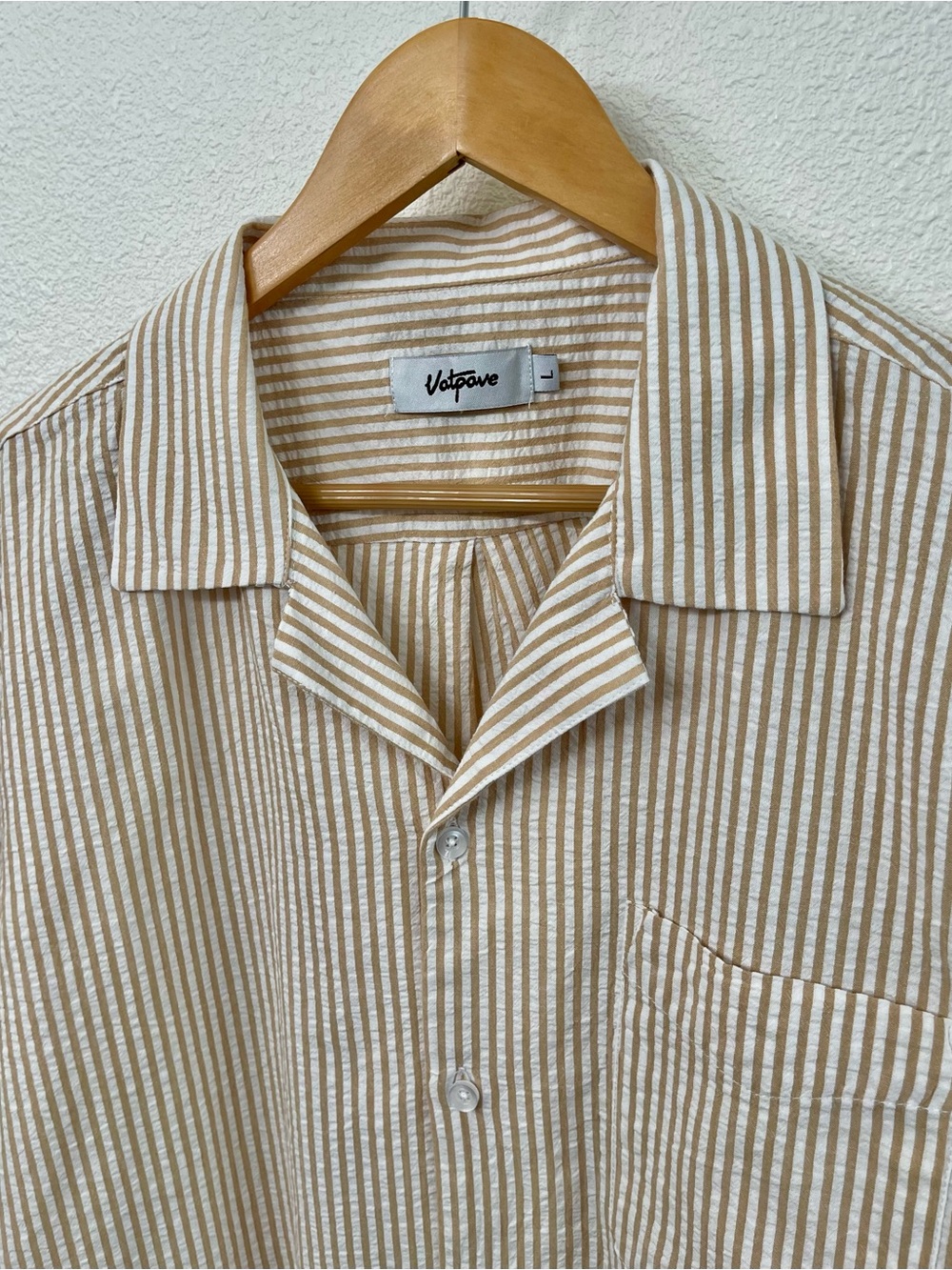 Vatpave Tan & White Striped Seersucker Cotton Short-Sleeve Button-Down Shirt